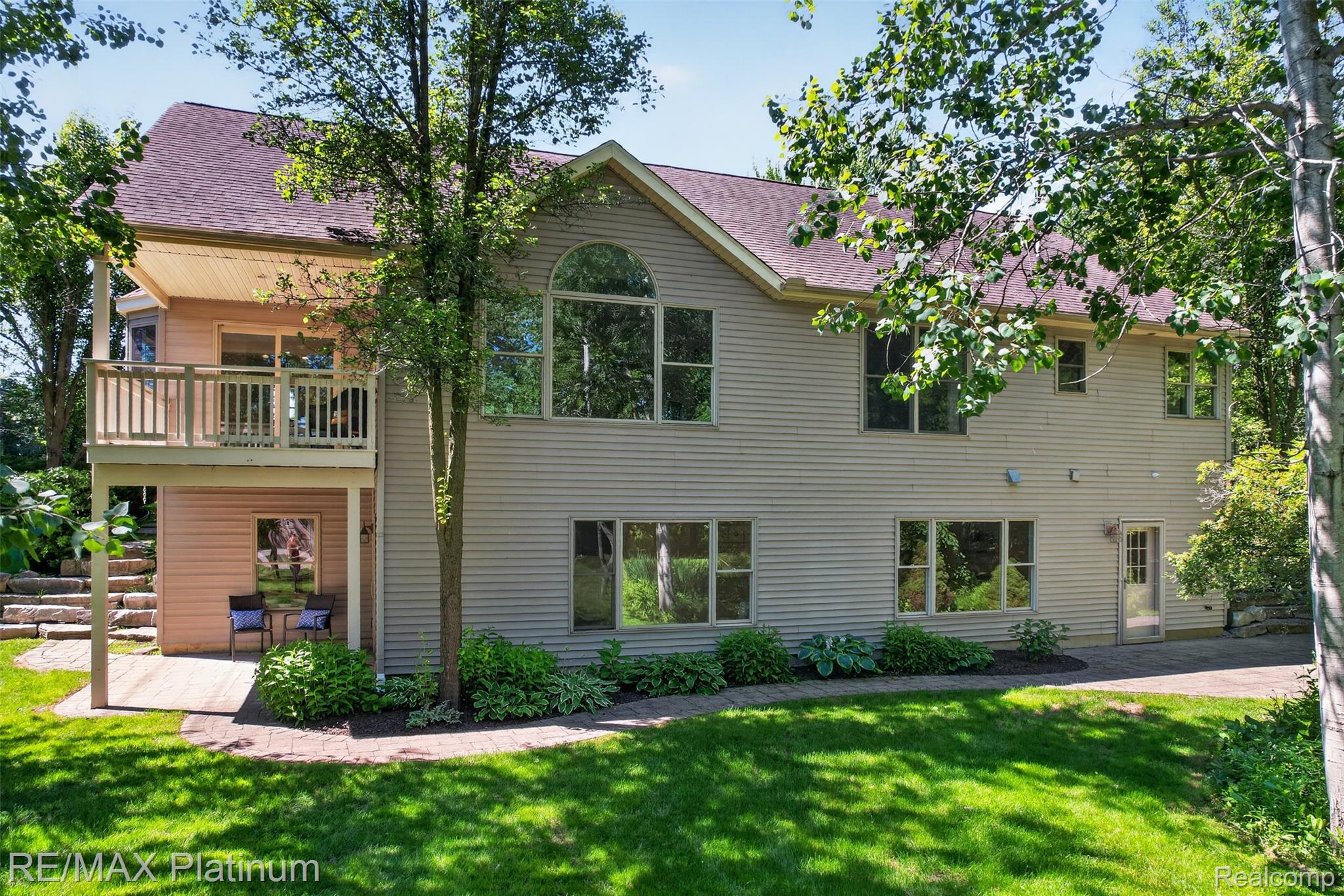 59360 Foxpointe Lane