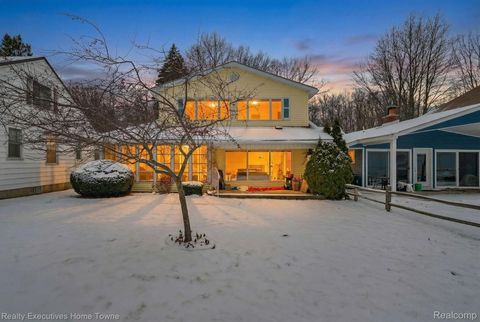 5430 Lakeshore Road Fort Gratiot Charter Township MI 48059