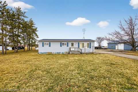 6946 Clifford Road Marlette City MI 48453