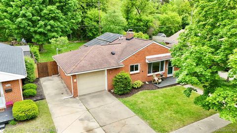 228 HILL Street Milford Village MI 48381