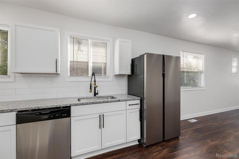 Tiny photo for 14895 Mapleridge Street, Detroit City, MI 48205 (MLS # 20251061001)