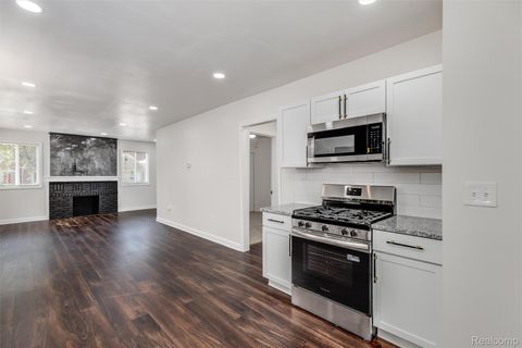 Tiny photo for 14895 Mapleridge Street, Detroit City, MI 48205 (MLS # 20251061001)