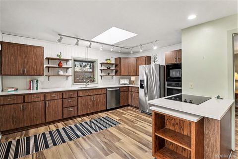 Tiny photo for 1660 Giddings Road, Pontiac City, MI 48340 (MLS # 20251060776)