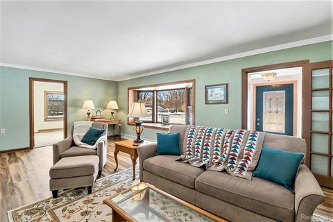 Tiny photo for 1660 Giddings Road, Pontiac City, MI 48340 (MLS # 20251060776)