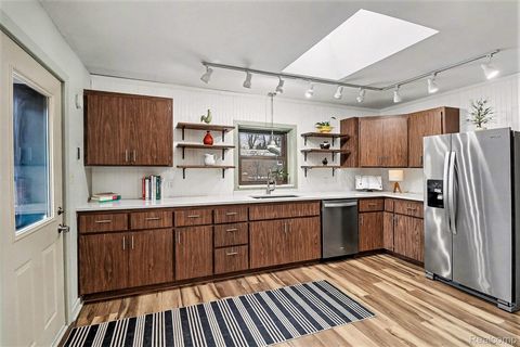 Tiny photo for 1660 Giddings Road, Pontiac City, MI 48340 (MLS # 20251060776)