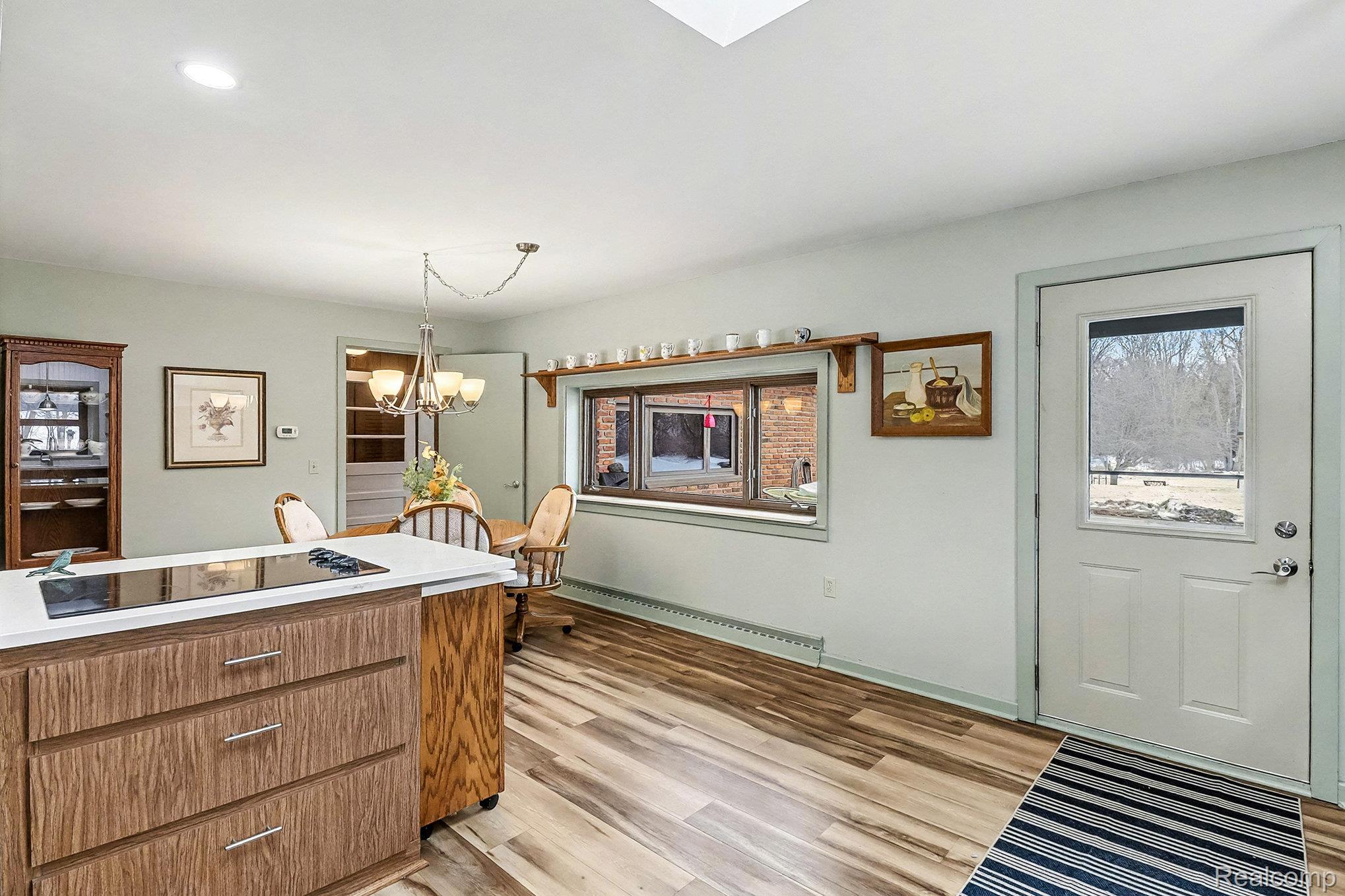 Pontiac, Michigan 48340, United States, 3 Bedrooms Bedrooms, ,2 BathroomsBathrooms,Residential,Active,257382