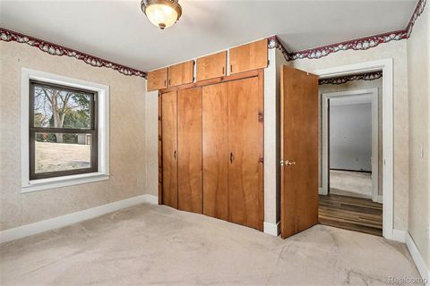 Tiny photo for 1660 Giddings Road, Pontiac City, MI 48340 (MLS # 20251060776)