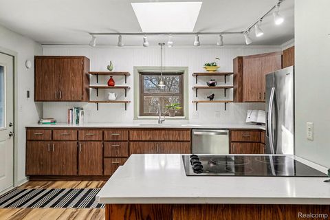 Tiny photo for 1660 Giddings Road, Pontiac City, MI 48340 (MLS # 20251060776)