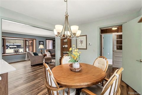 Tiny photo for 1660 Giddings Road, Pontiac City, MI 48340 (MLS # 20251060776)