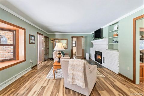 Tiny photo for 1660 Giddings Road, Pontiac City, MI 48340 (MLS # 20251060776)