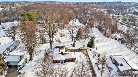 Photo of 1660 Giddings Road, Pontiac City, MI 48340 (MLS # 20251060776)