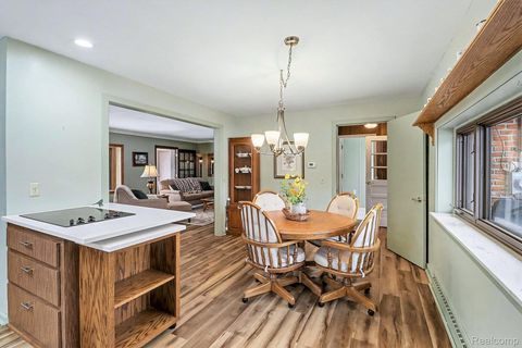 Tiny photo for 1660 Giddings Road, Pontiac City, MI 48340 (MLS # 20251060776)