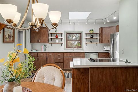 Tiny photo for 1660 Giddings Road, Pontiac City, MI 48340 (MLS # 20251060776)