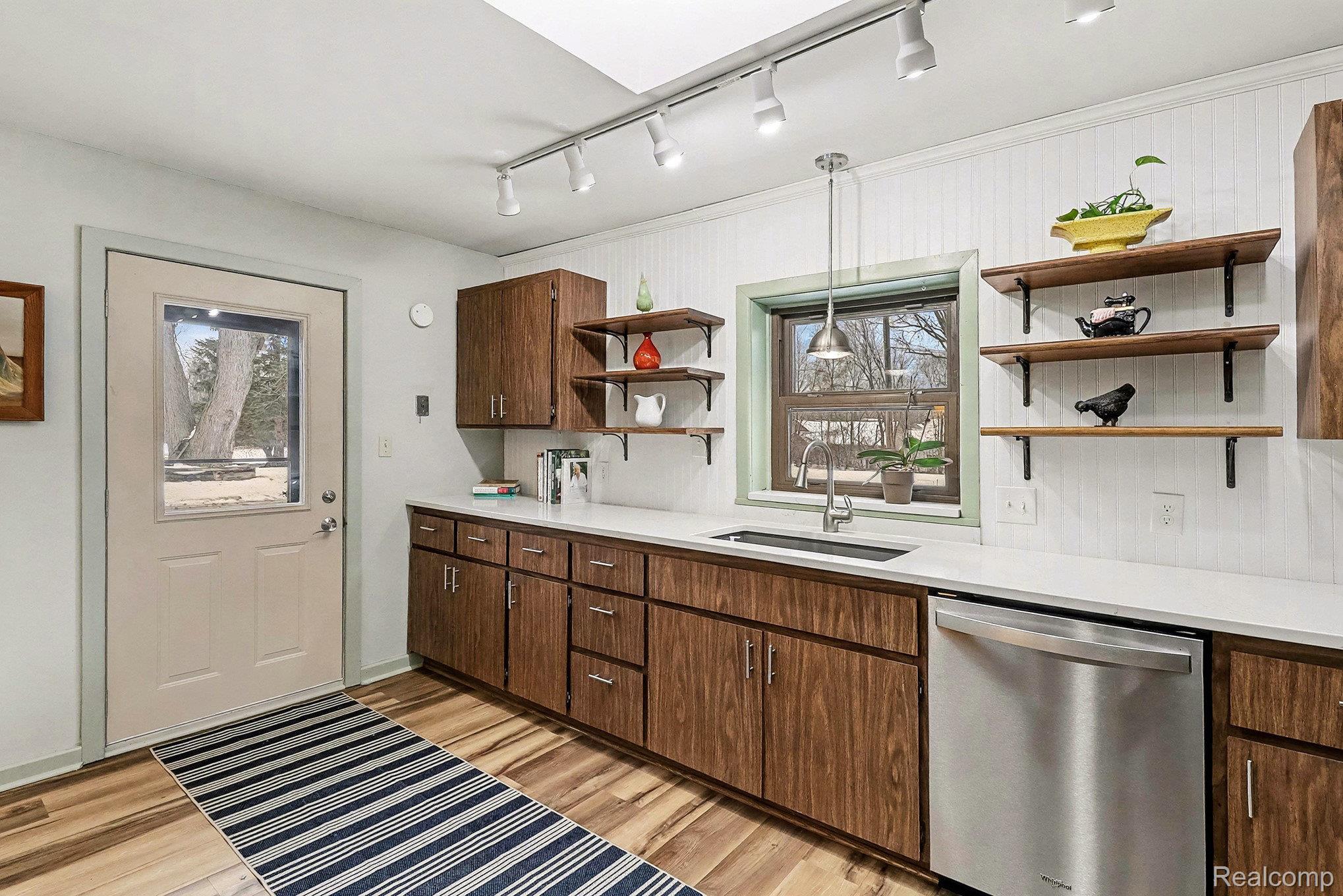 Pontiac, Michigan 48340, United States, 3 Bedrooms Bedrooms, ,2 BathroomsBathrooms,Residential,Active,257382