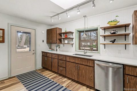 Tiny photo for 1660 Giddings Road, Pontiac City, MI 48340 (MLS # 20251060776)