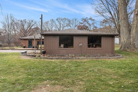 Tiny photo for 1660 Giddings Road, Pontiac City, MI 48340 (MLS # 20251060776)