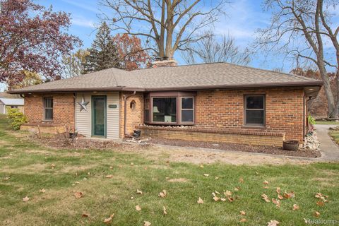 Tiny photo for 1660 Giddings Road, Pontiac City, MI 48340 (MLS # 20251060776)