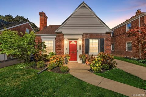 1914 Fleetwood Drive Grosse Pointe City MI 48236