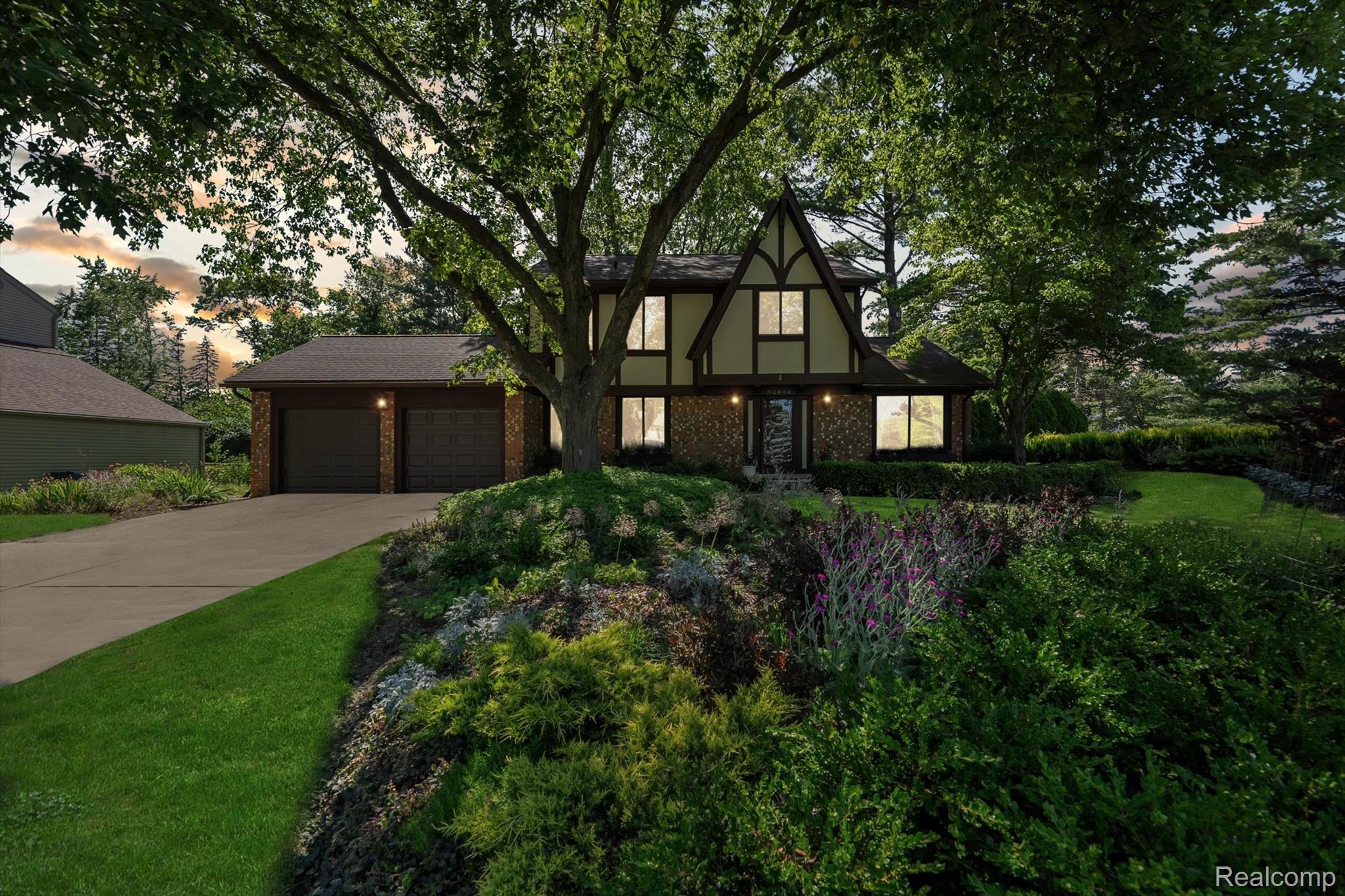 28555 Balmoral Way