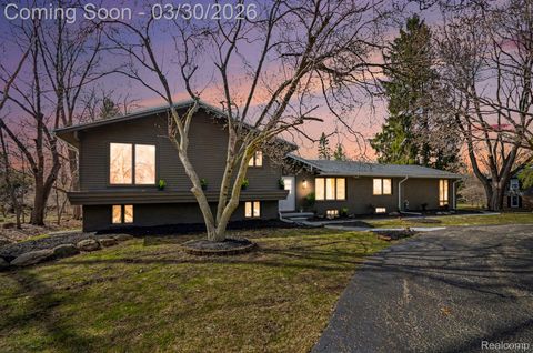 7250 Cedarcroft Lane West Bloomfield Charter Township MI 48322