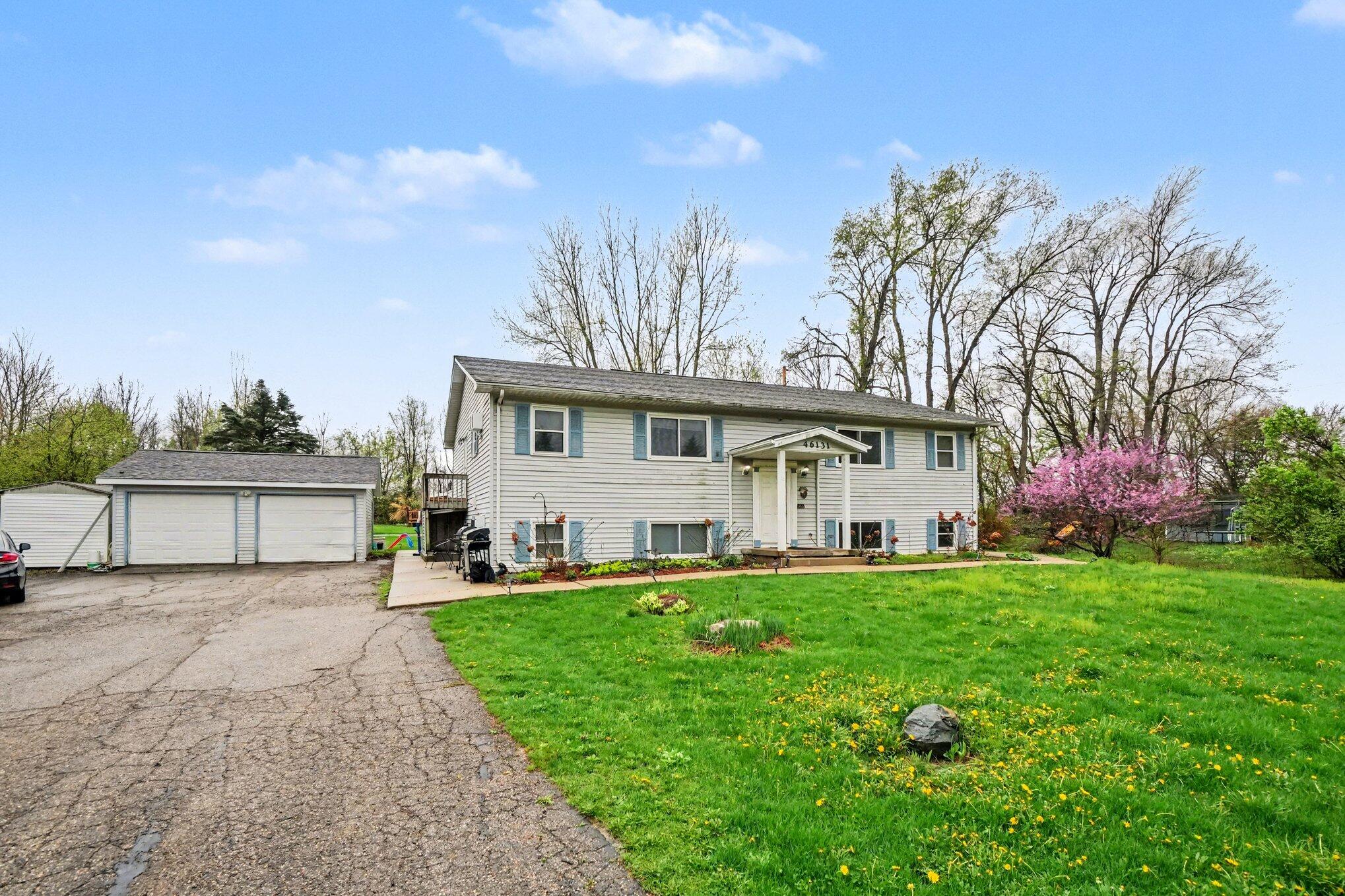 46131 S Lakeshore Drive