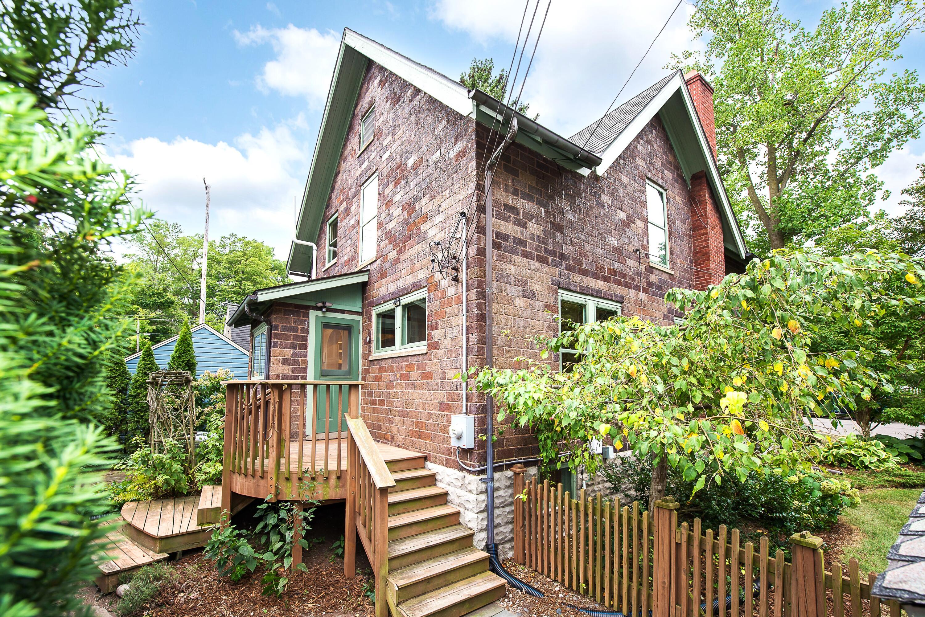 549 4th Street