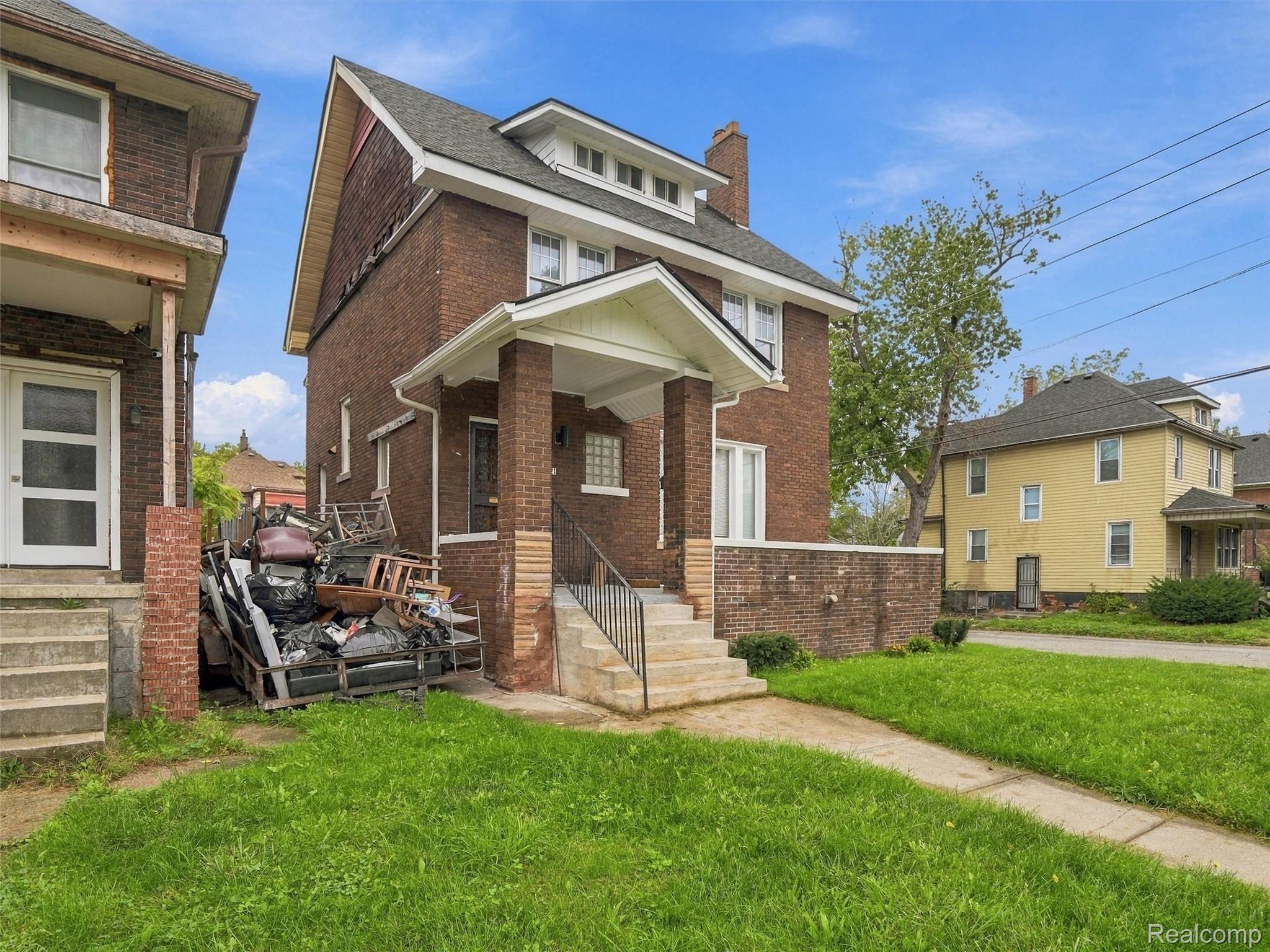 3821 Montgomery Street