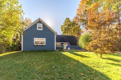 Photo of 1490 Pear Street, Ann Arbor, MI 48105 (MLS # 81026055749)