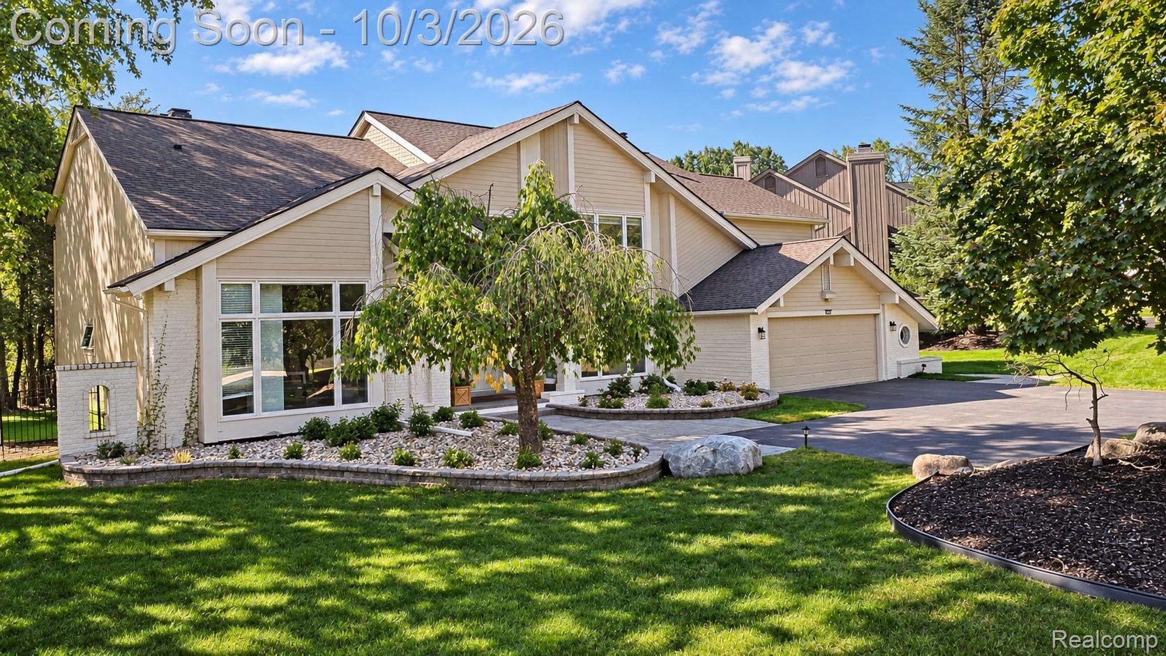 4833 Panorama Circle