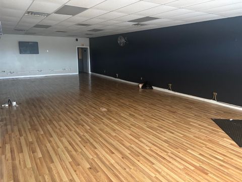 1395 W Bristol rd Road Flint City MI 48507