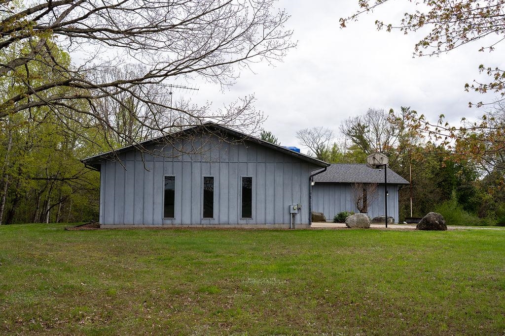 3290 E River