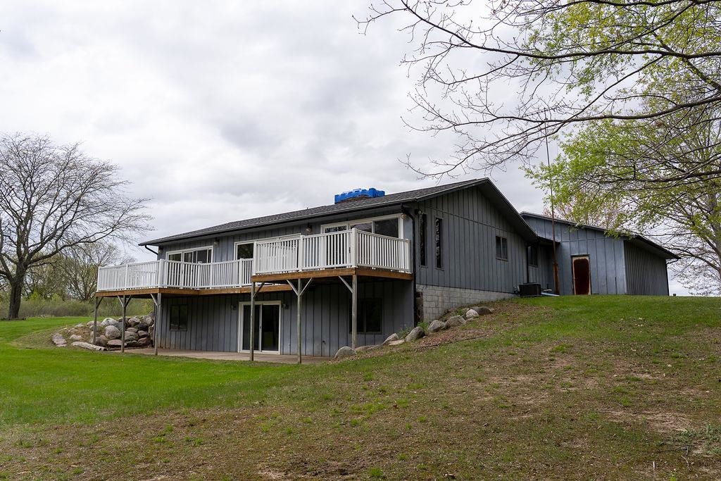3290 E River
