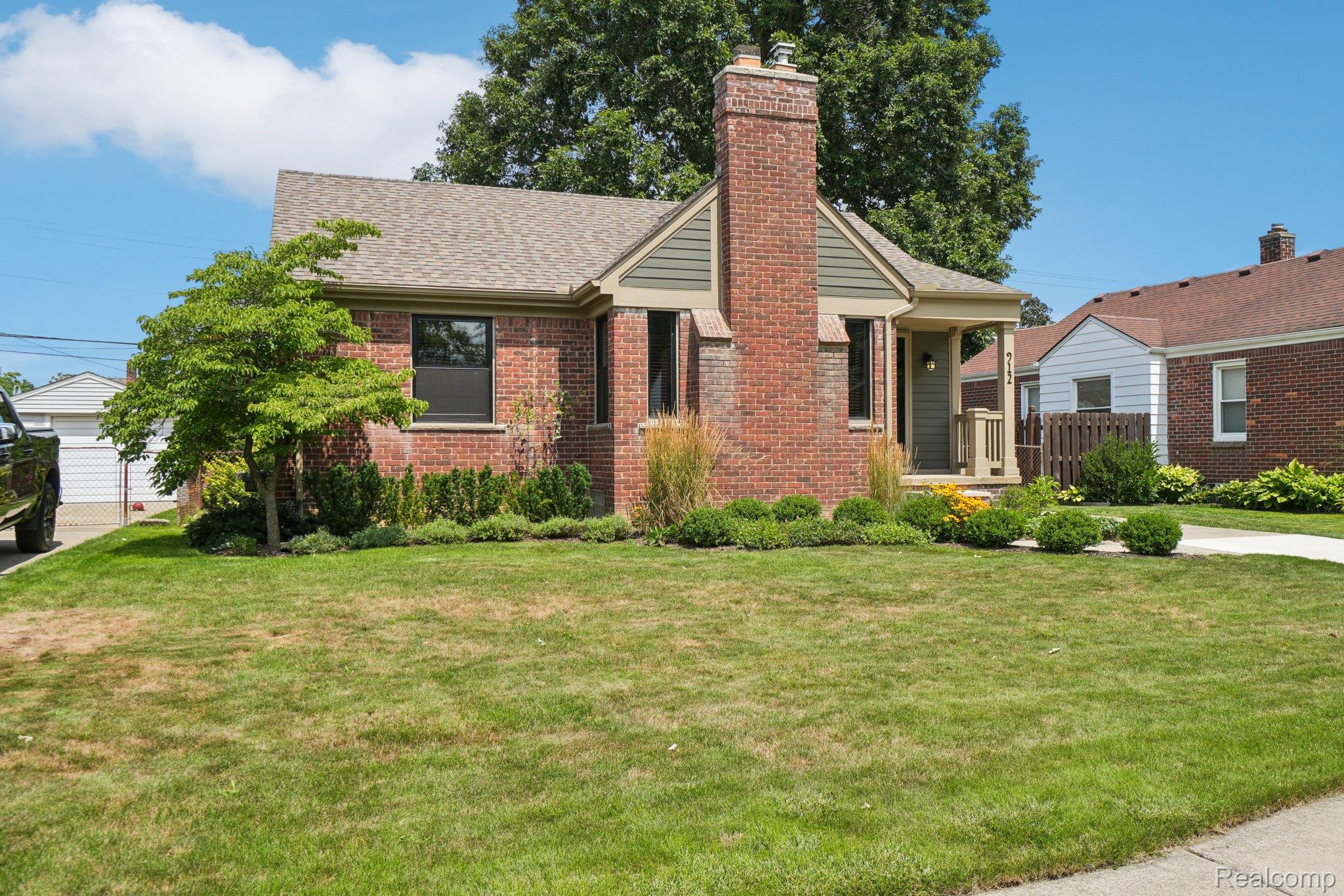 912 Cedar Hill Dr