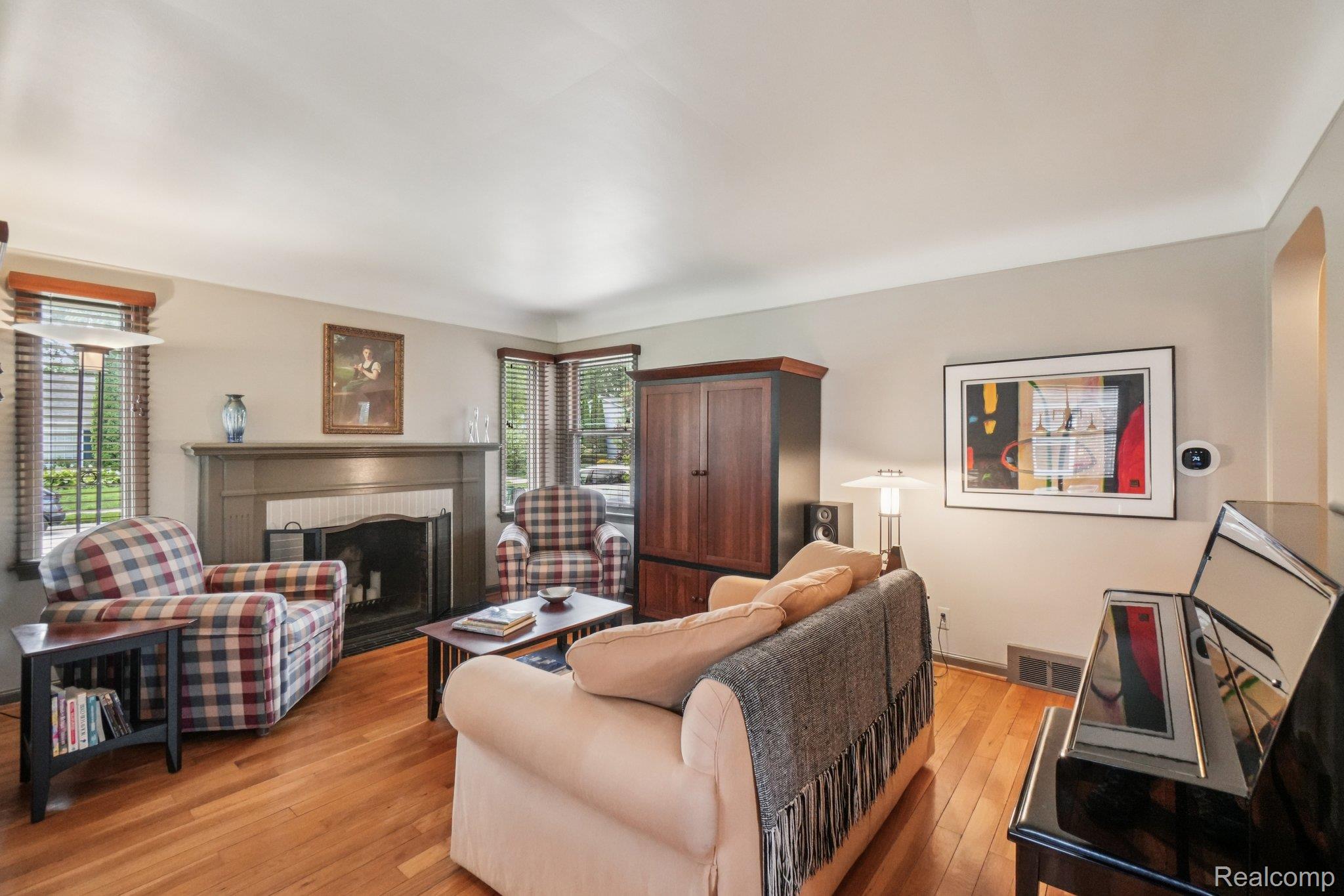912 Cedar Hill Dr