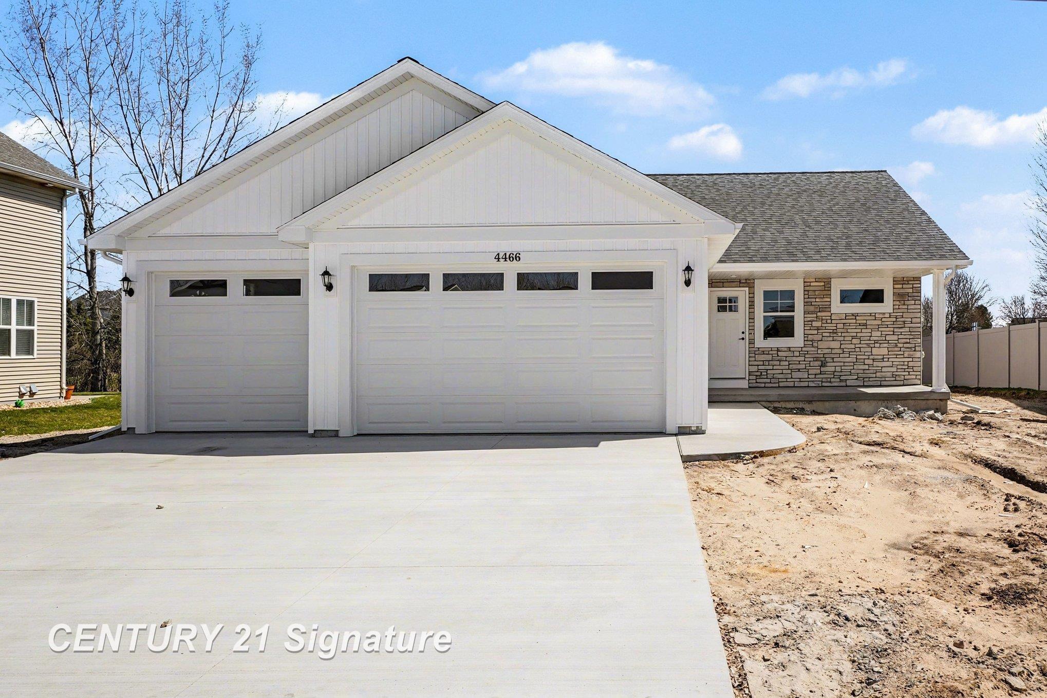 4466 E Lakecress Drive