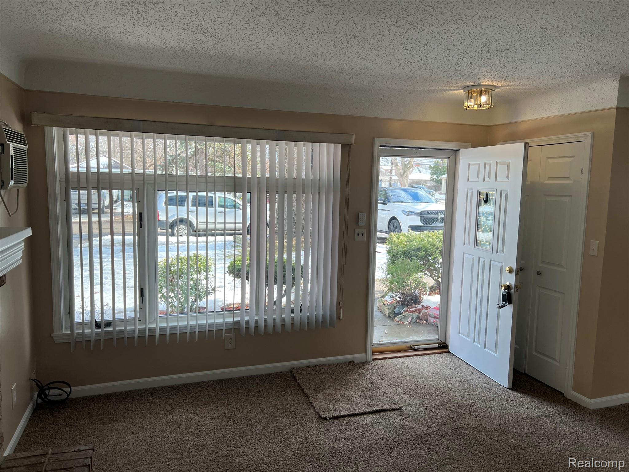 7411 N Vernon Street