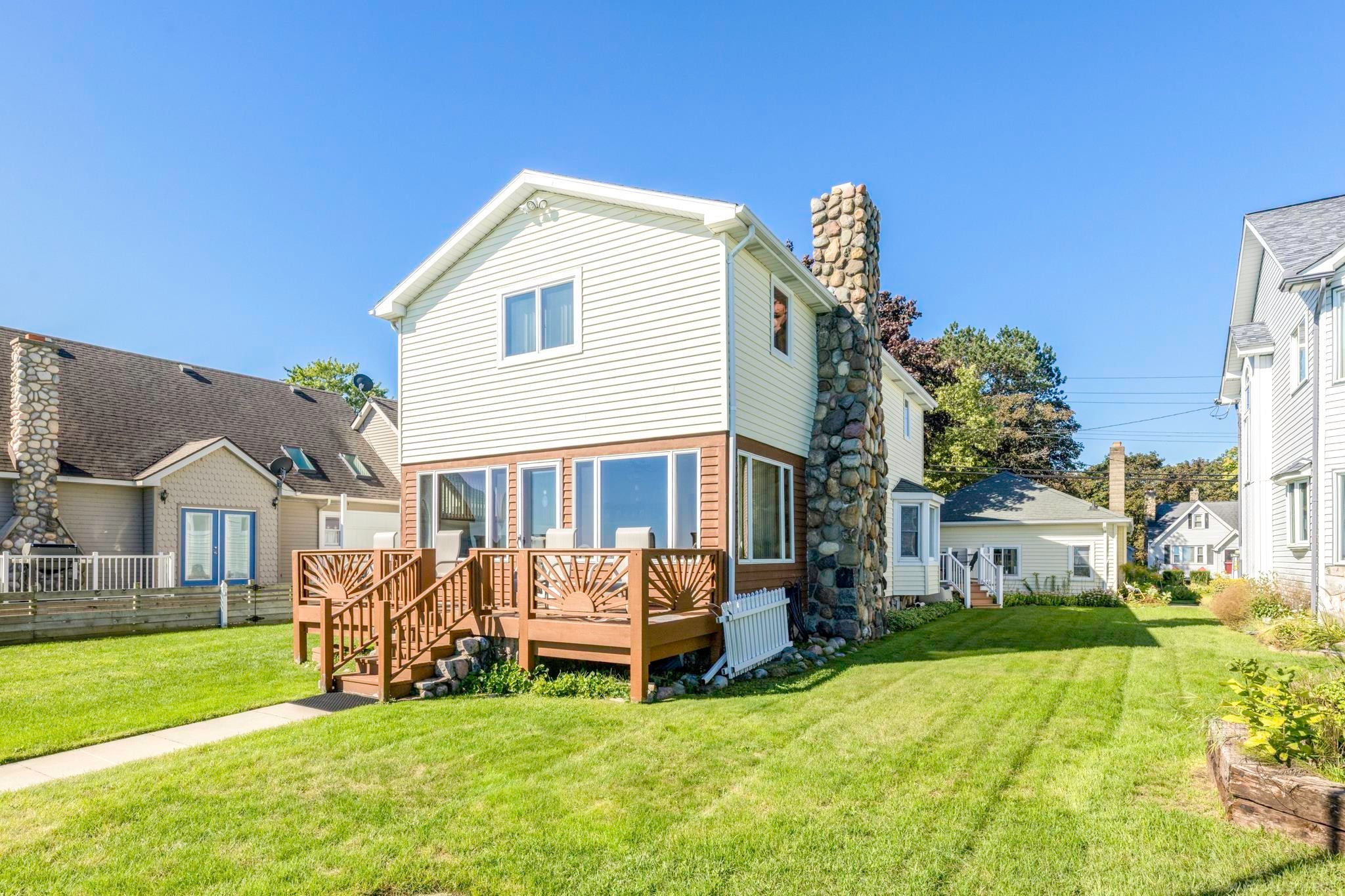 7769 Lakeview Drive