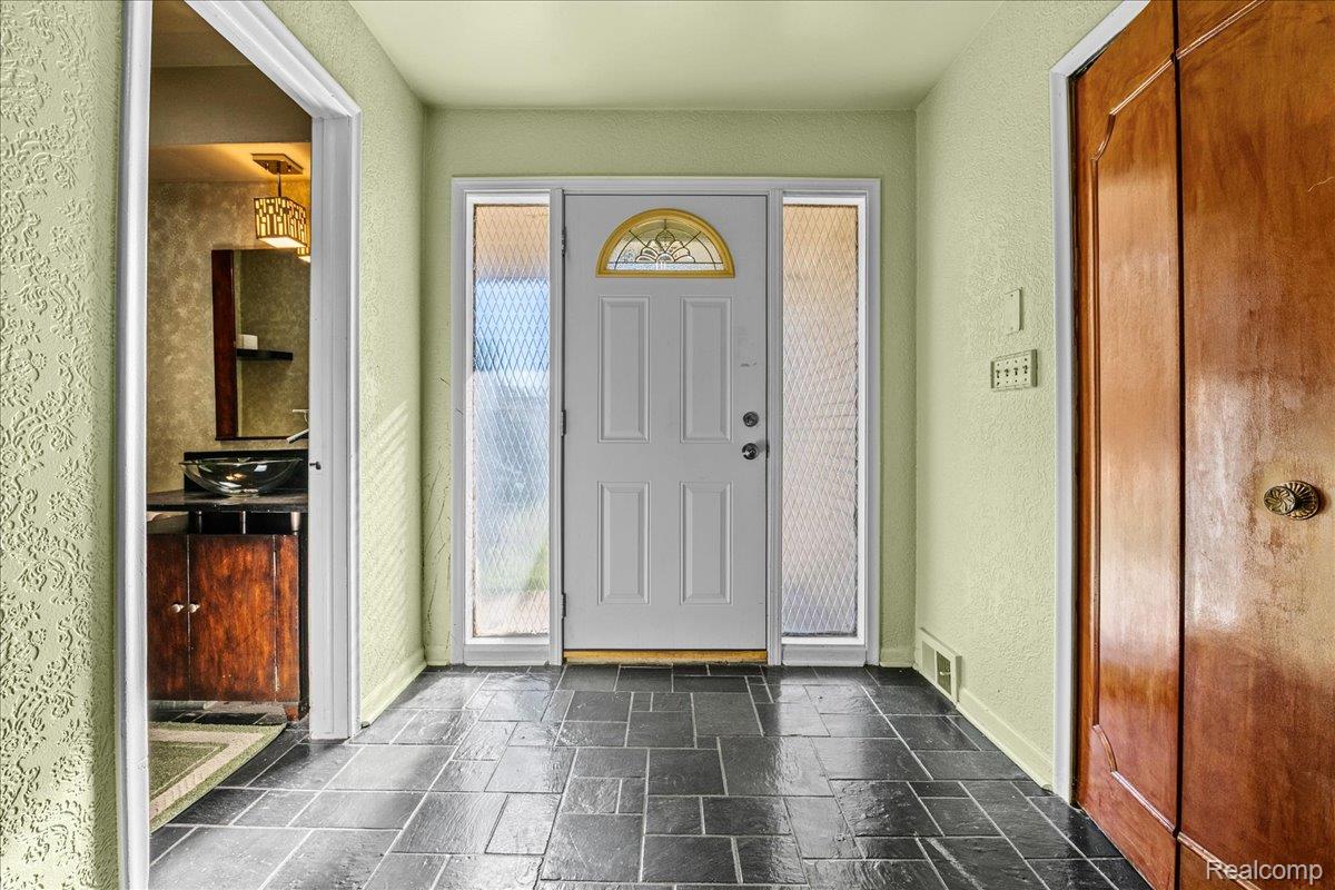 27957 Tavistock Trail