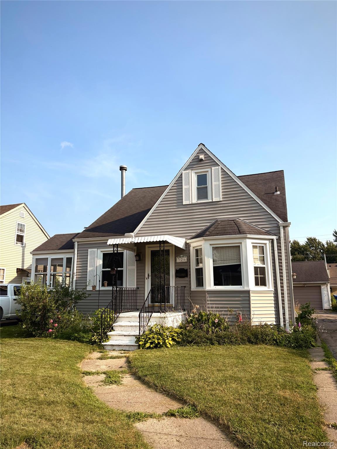 326 Smith Avenue