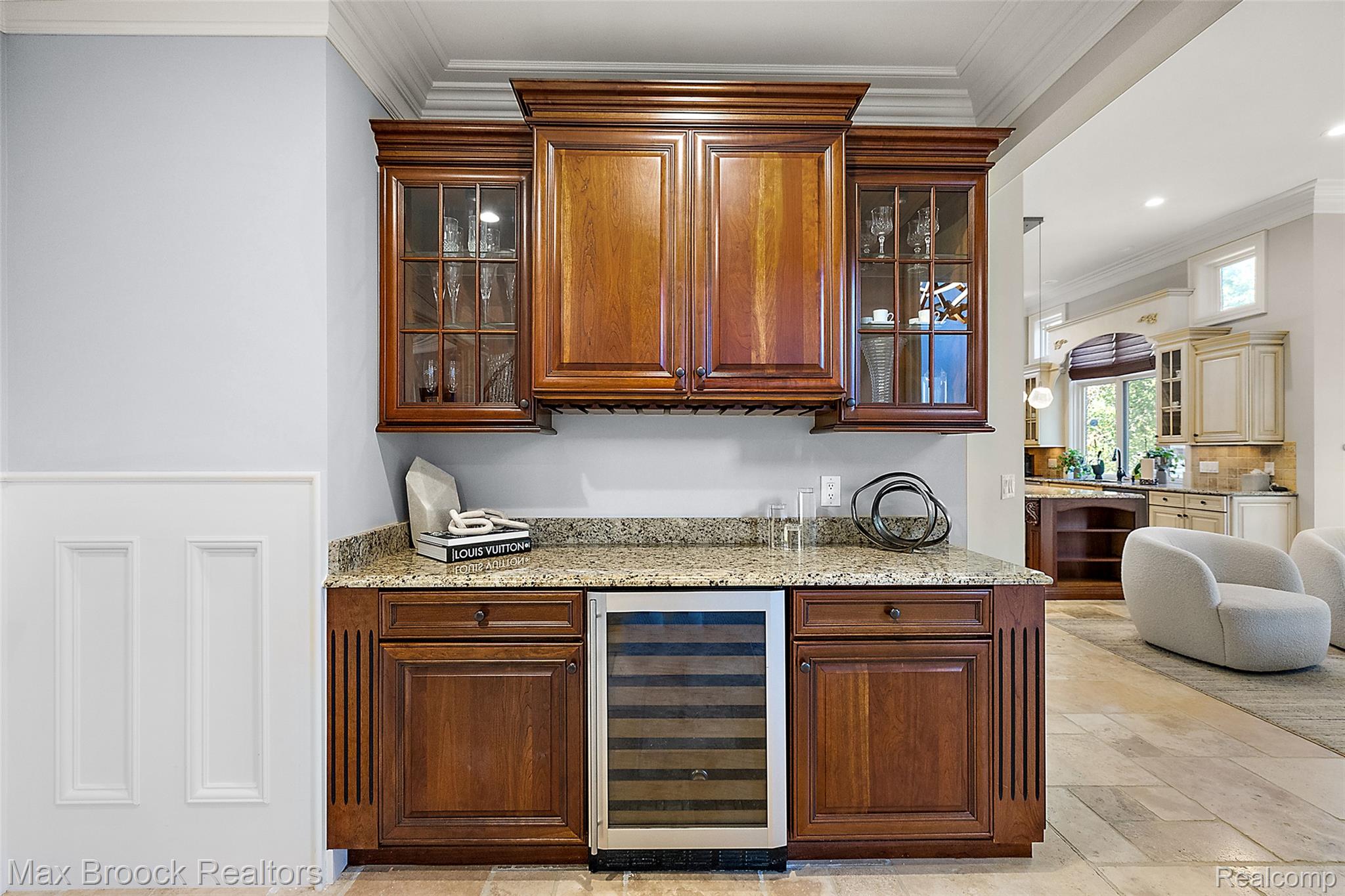 1699 Lincolnshire Drive