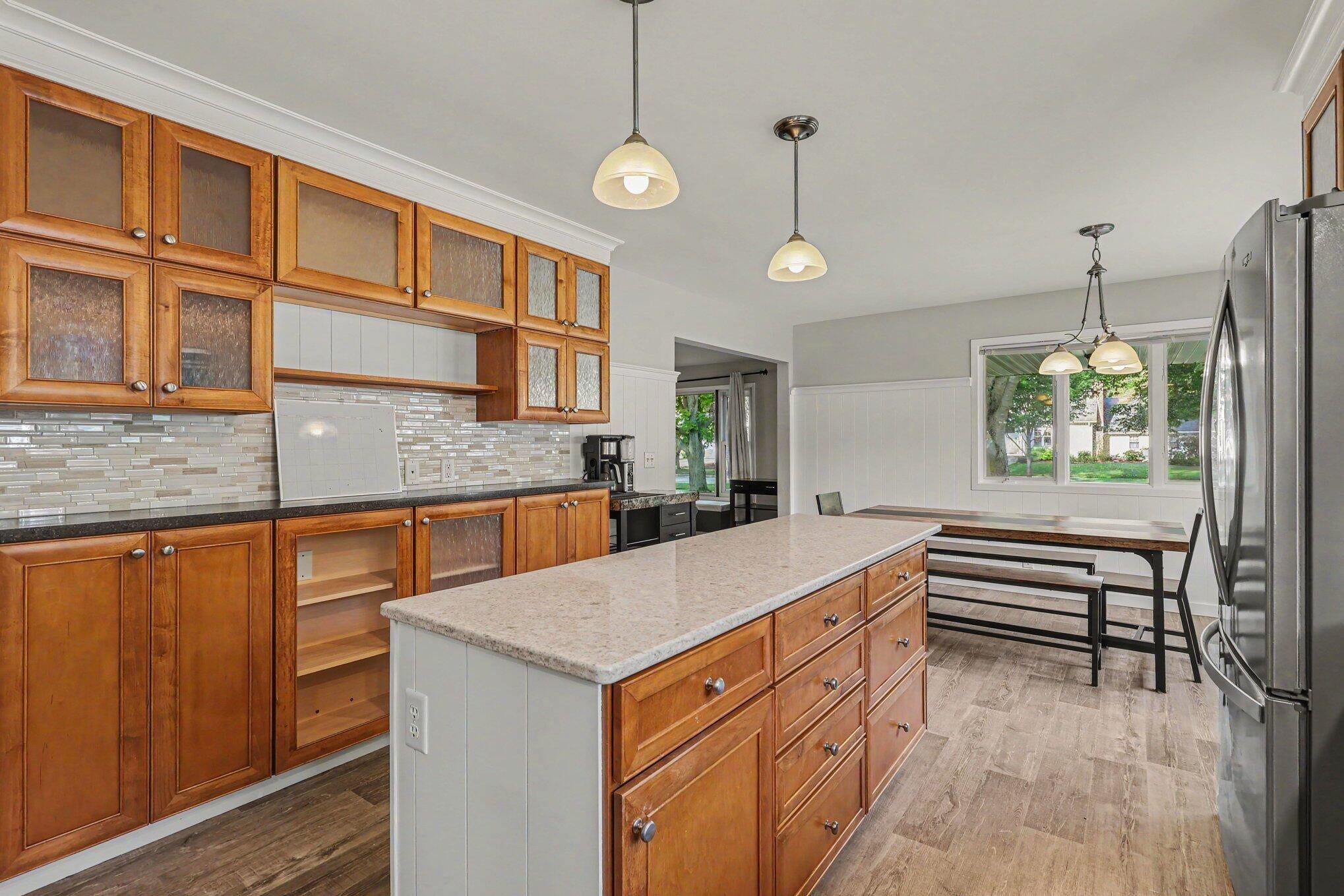 997 Colonial Court