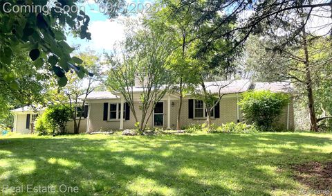 3210 Lake George Road Oakland Charter Township MI 48363