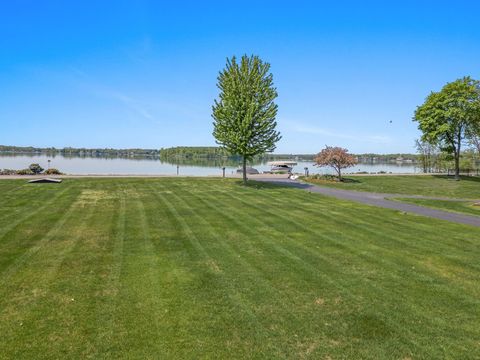 3751 Indian Trail Orchard Lake Village City Oakland MI 48324