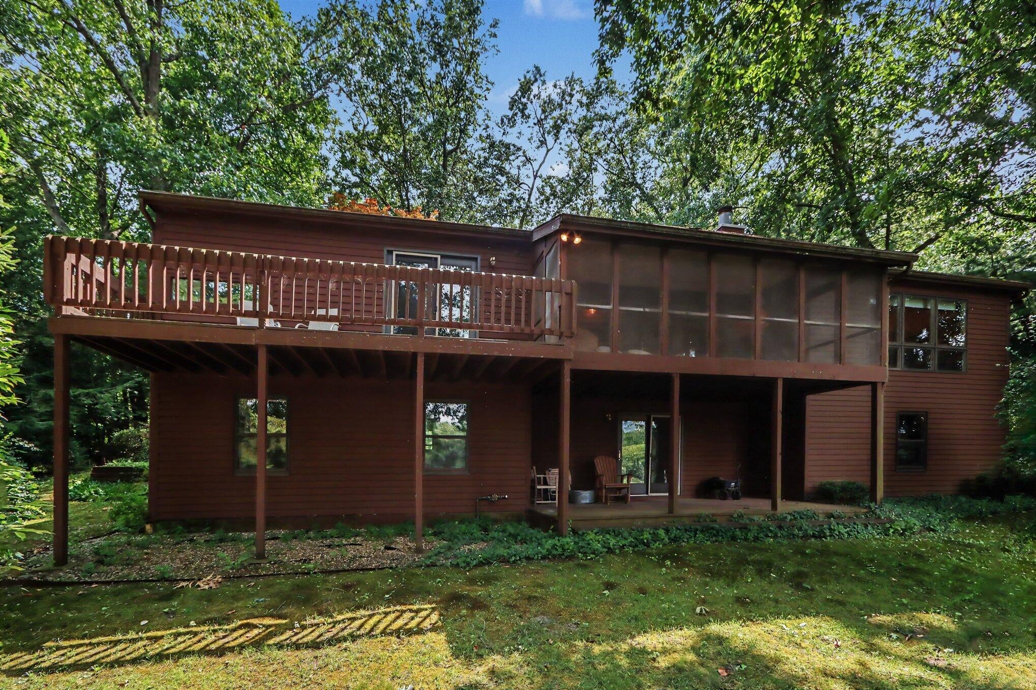 9808 Oak Forest Circle