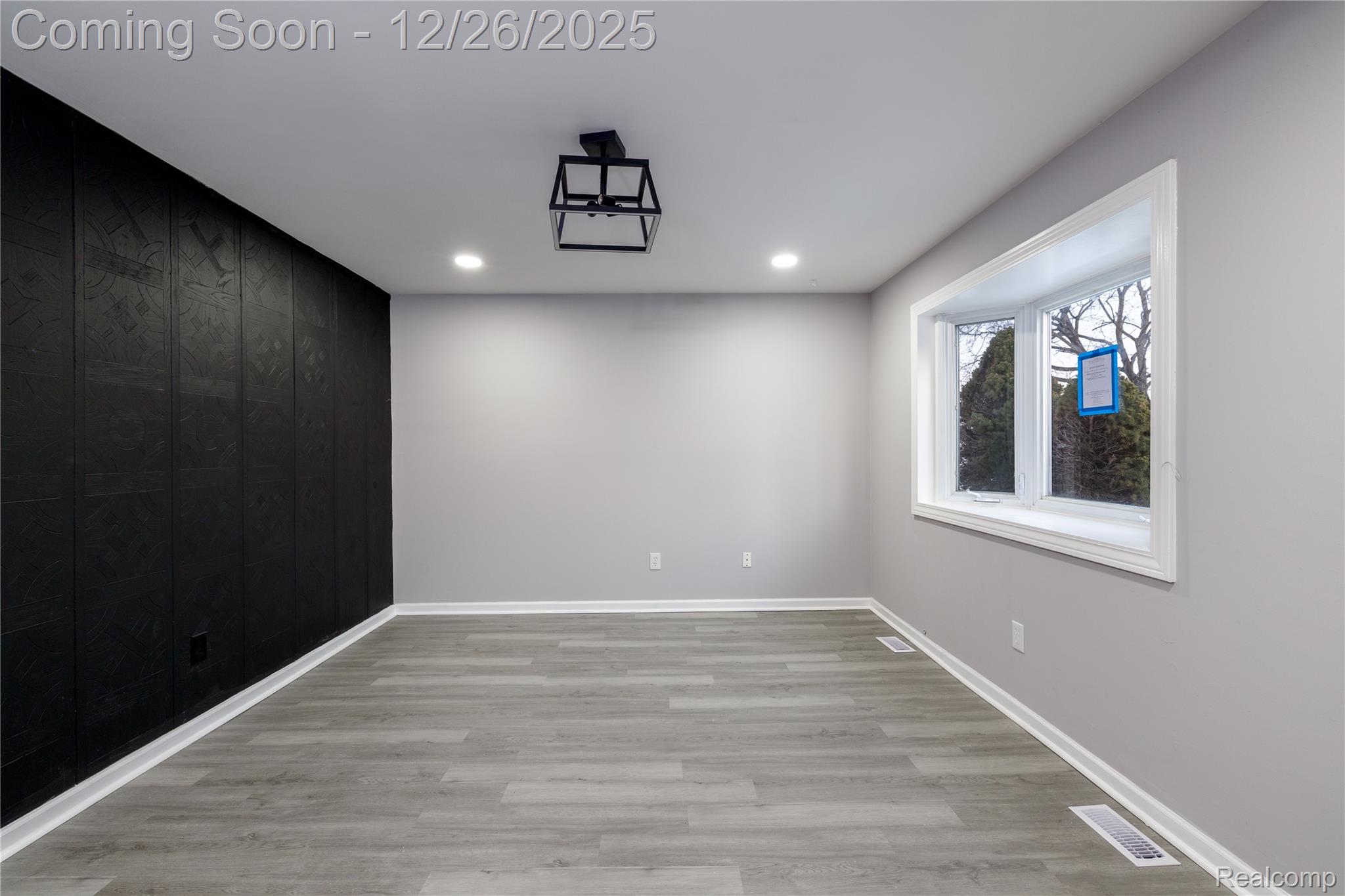 152 W Mansfield Avenue