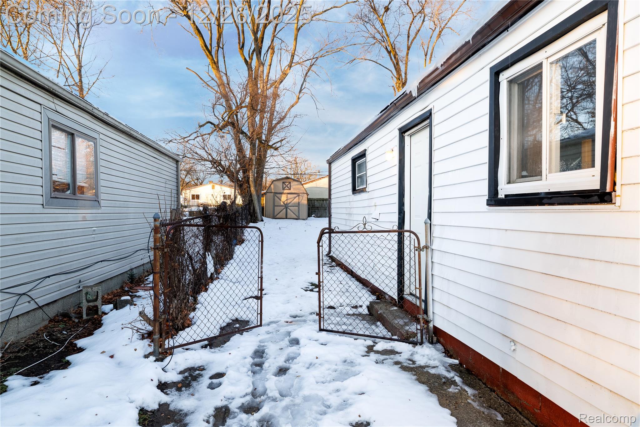 152 W Mansfield Avenue