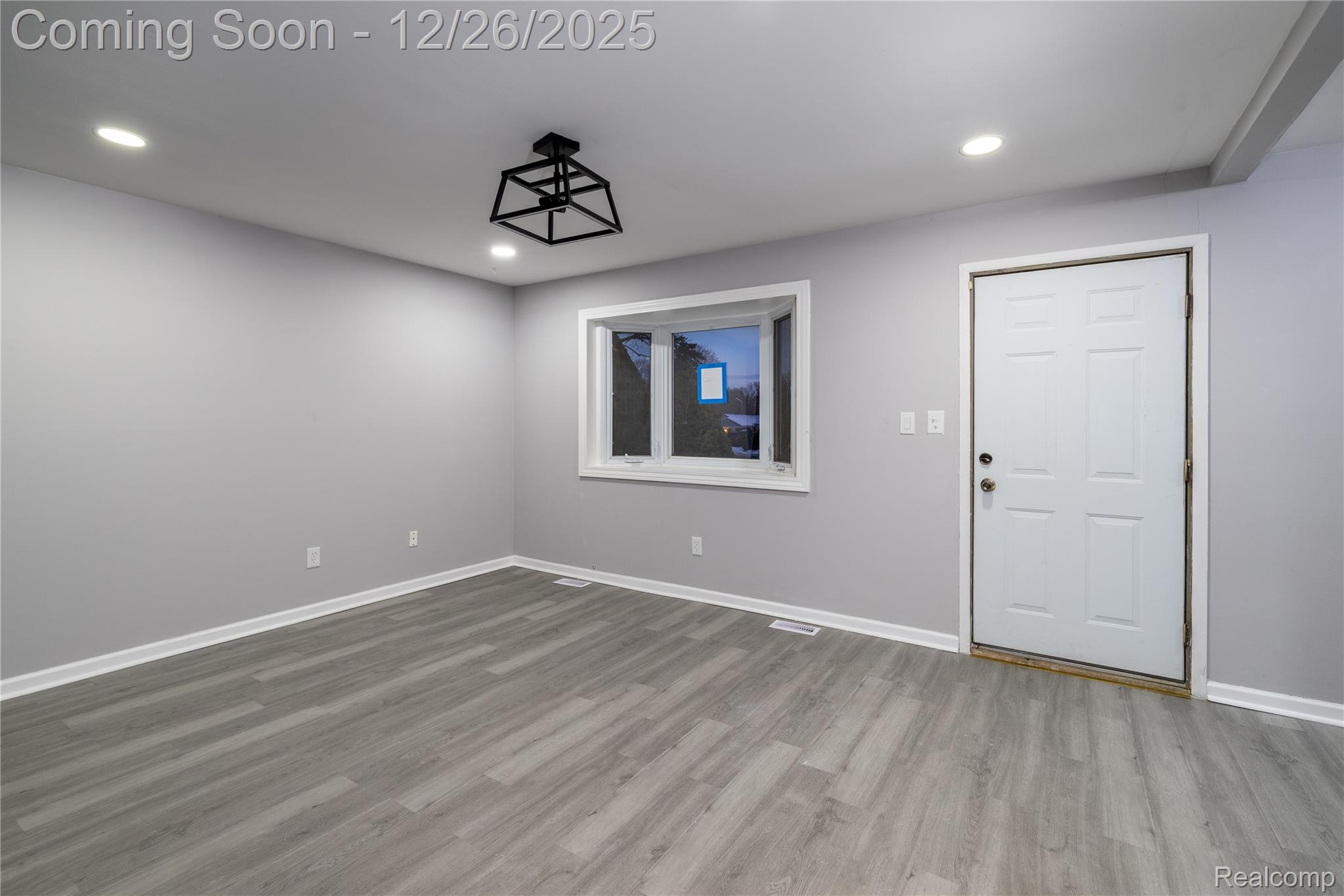 152 W Mansfield Avenue