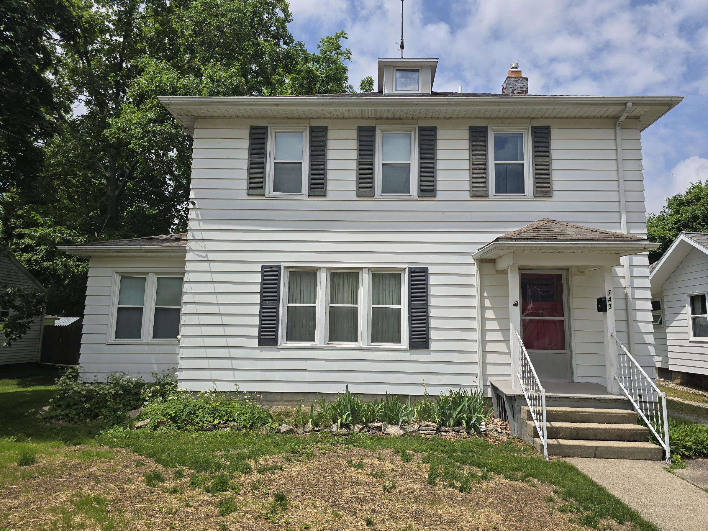 743 N Saginaw Street