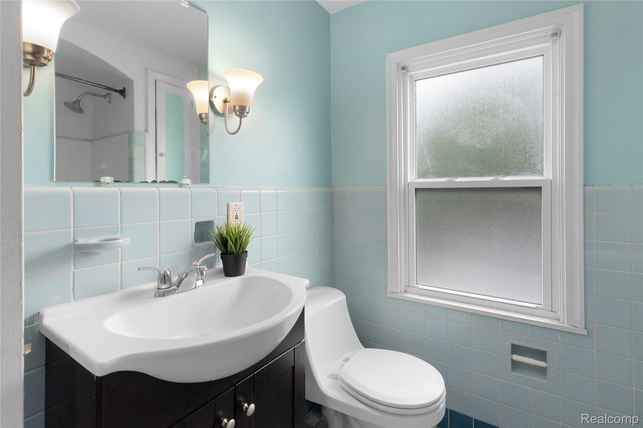 Detroit City, Michigan 48221, United States, 3 Bedrooms Bedrooms, ,2 BathroomsBathrooms,Residential,Active,151749