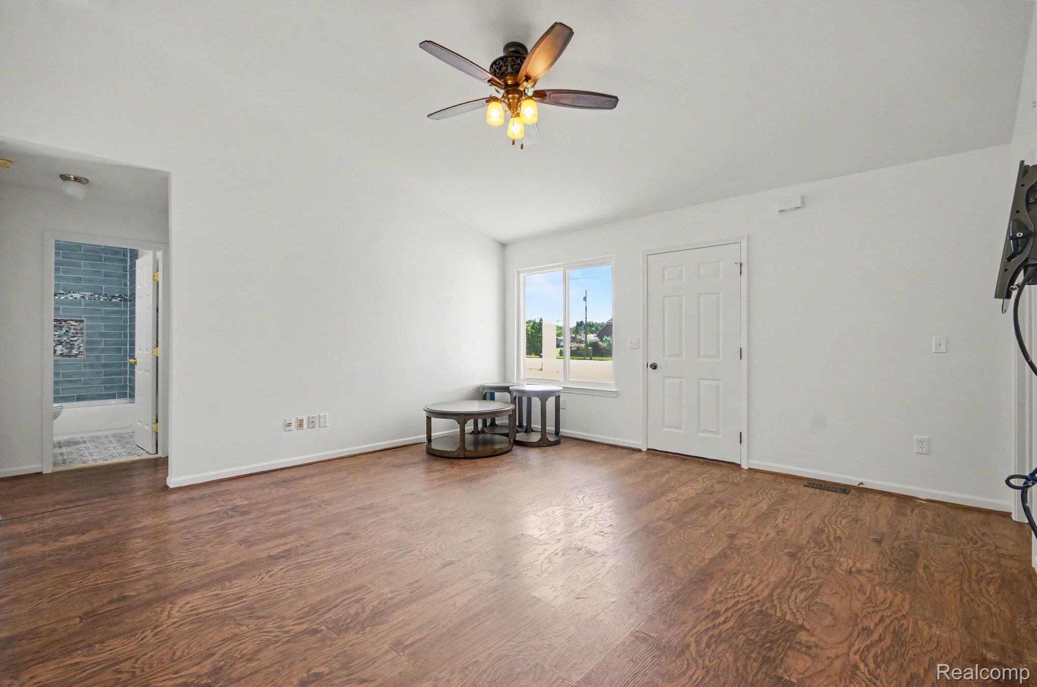 2383 E Maple Road